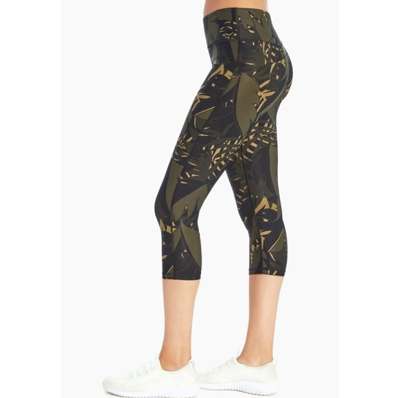 Marika Sport Palm Printed Capri Athletic Active Leggings Olive Size Medium EUC - Picture 3 of 8